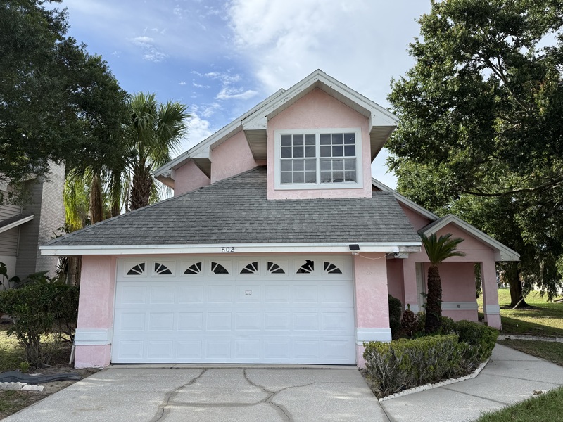 Auburndale House: 802 Arietta Cir N