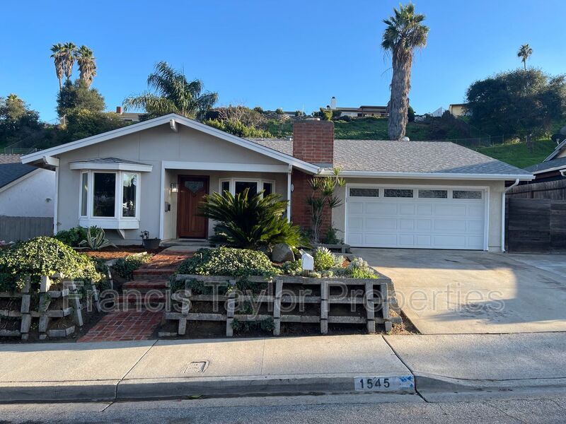 Escondido House: 1545 Kenora St