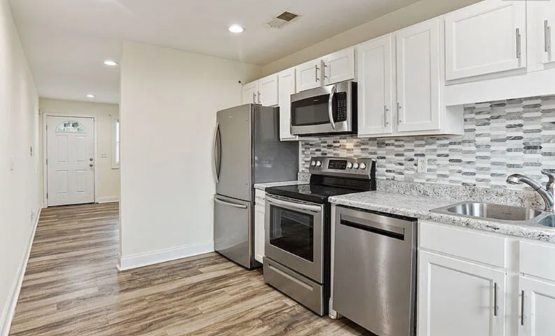 Birmingham House: 219 12th St W