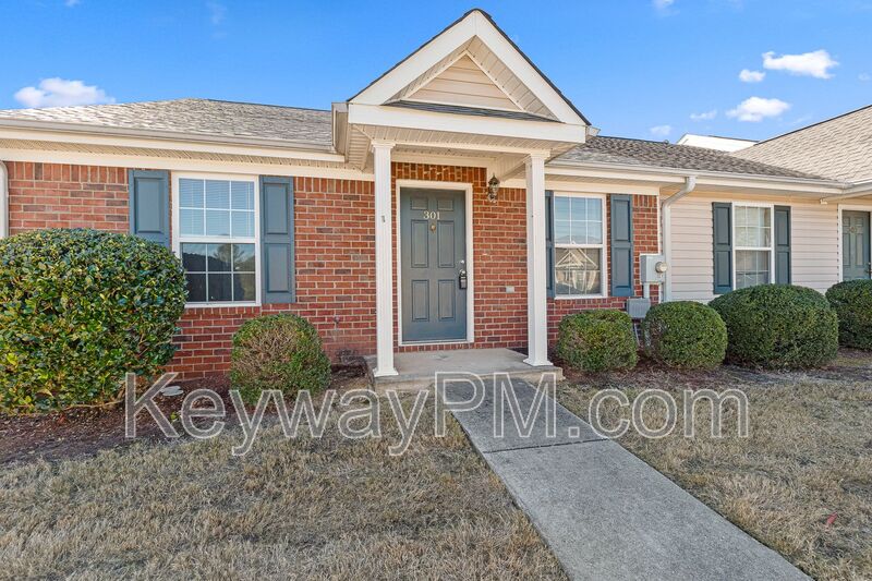 Grovetown House: 301 Brock Lane