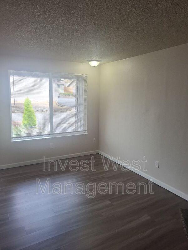 Vancouver House: 3331 NE 57 Avenue