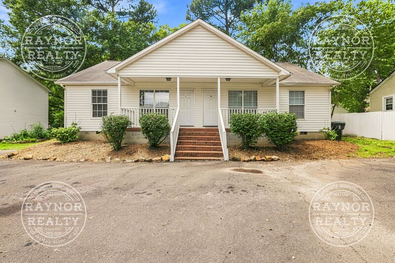 Durham House: 2102 West Knox St