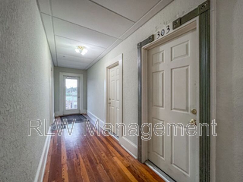 Umatilla House: 11 N. Central Ave