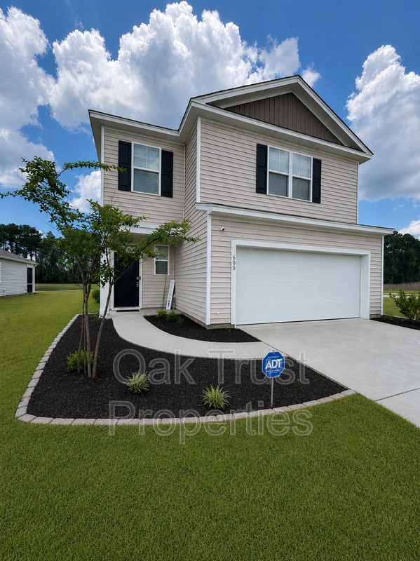 Summerville House: 600 Ladywood Drive