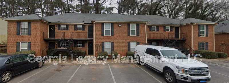 Athens House: 1688 Prince Ave