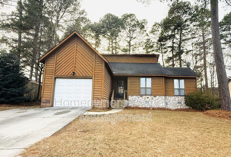 Fayetteville House: 446 Wilder Dr