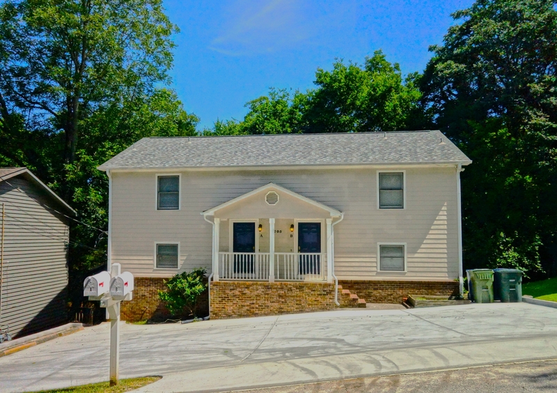 Huntsville House: 1705 Toll Gate Road SE