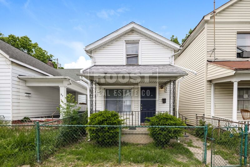 Dayton House: 35 Neal Ave