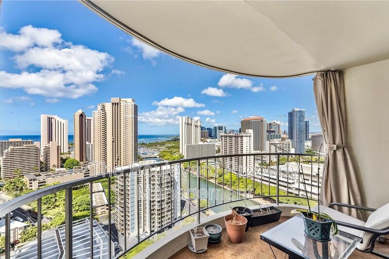 Honolulu House: 1717 Ala Wai Boulevard