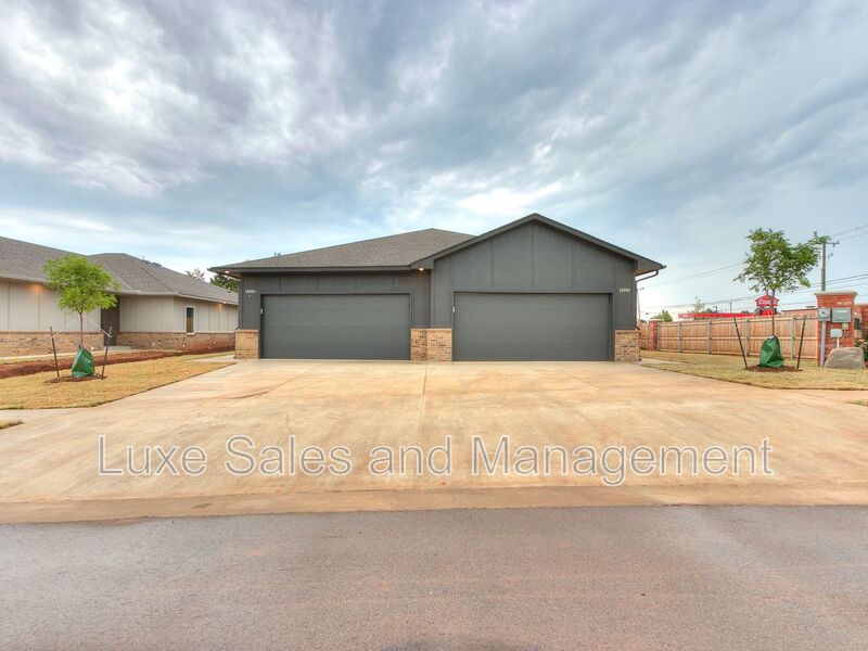 Okahoma City House: 8016 NW 110th Dr