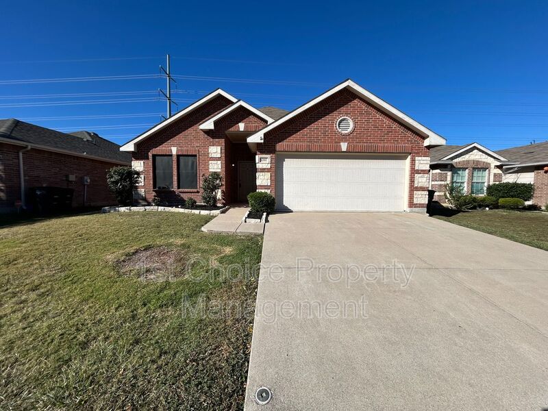 Fort Worth House: 12817 Pricklybranch Dr