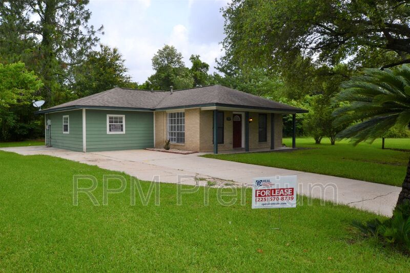 Baton Rouge House: 1857 Theron Dr