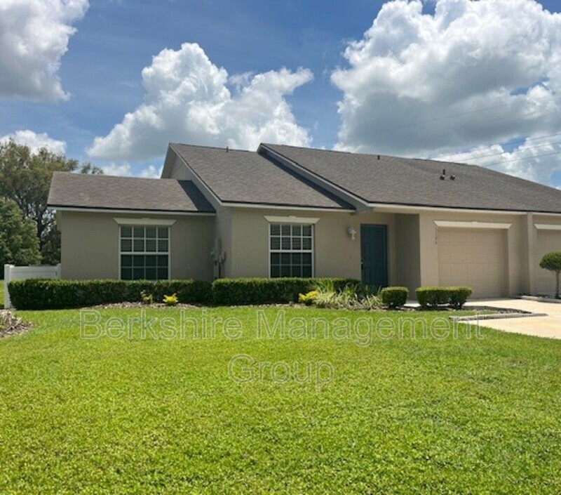 Lakeland Townhome: 1106 Brook Meadow Dr
