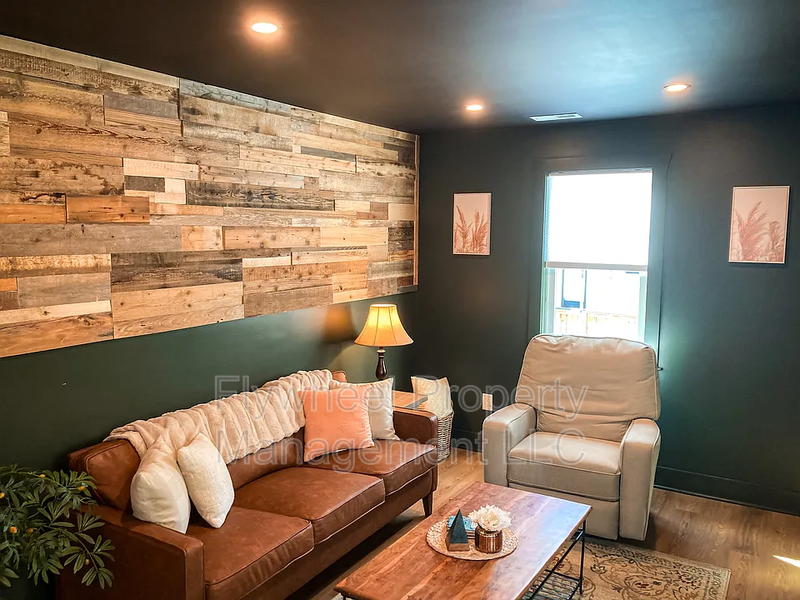 Nashville House: 818 Kirkwood Avenue