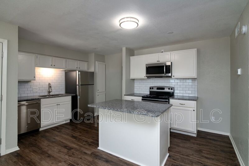 Fort Worth Condo: 8045 W Elizabeth Ln