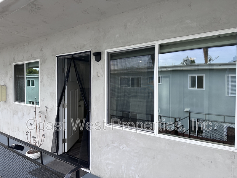 San Diego Condo: 2030 Diamond Street - G