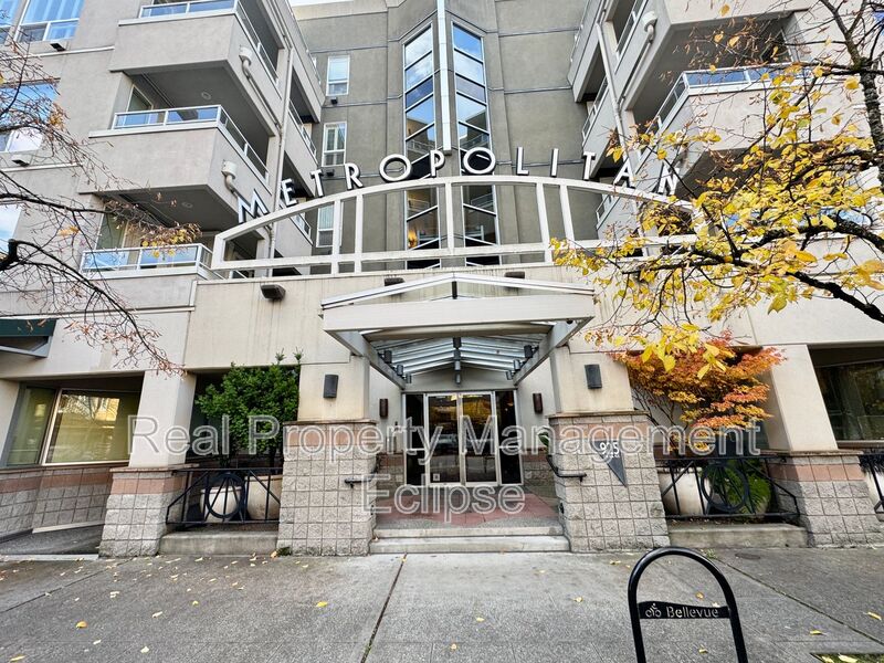Bellevue Condo: 925 110th Ave NE