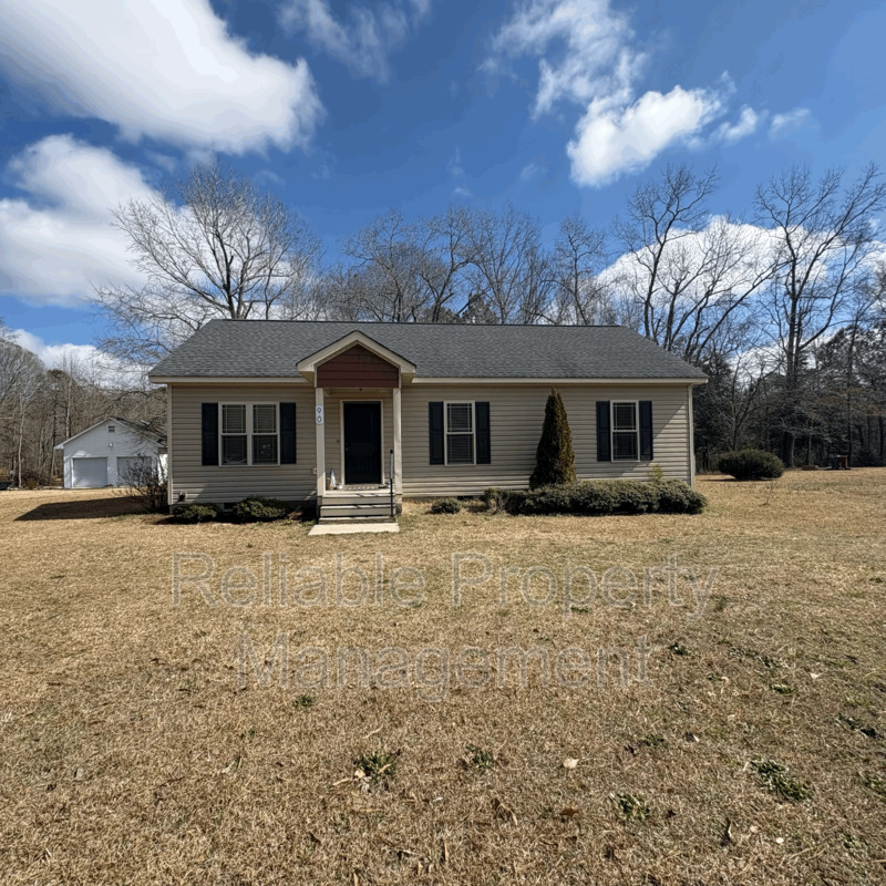 Angier House: 90 Young Rd