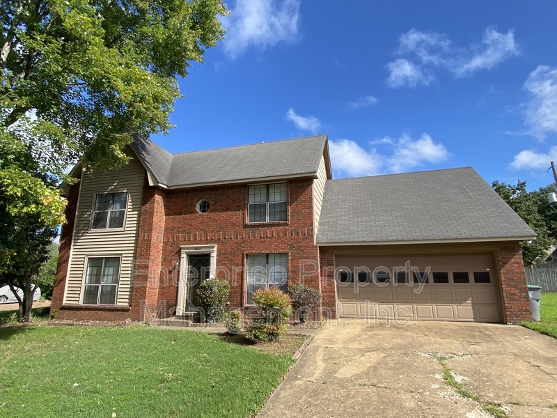 Cordova House: 7828 Bland Lane