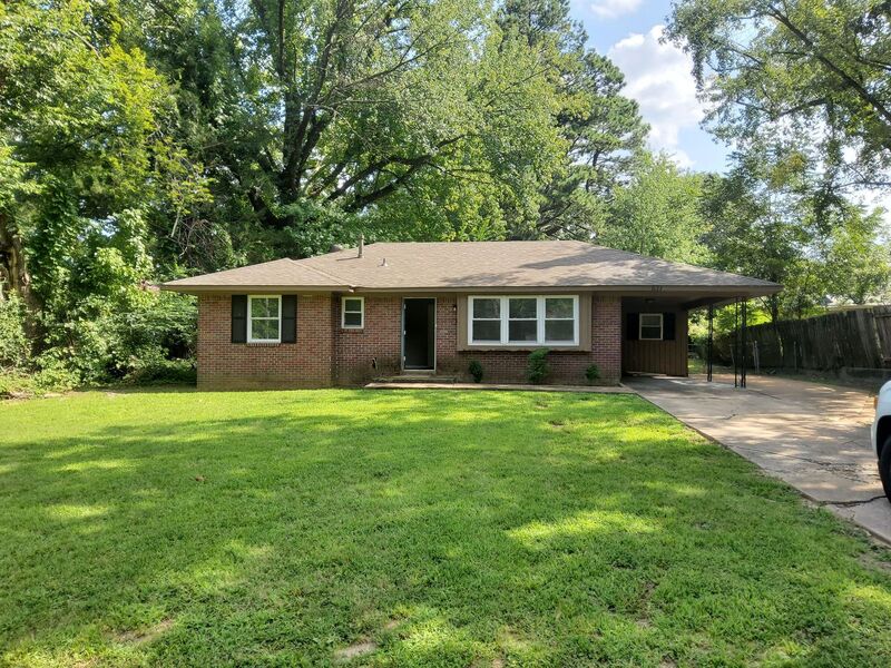 Memphis House: 1633 Puryear Rd
