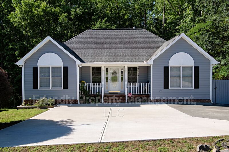 Creedmoor House: 1608 Rogers Pointe Ln