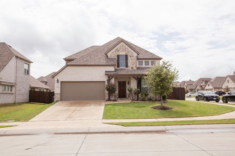 Princeton House: 1501 Laurence Ln