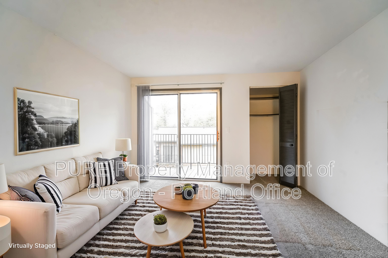 Portland House: 14206 NE Sandy Blvd
