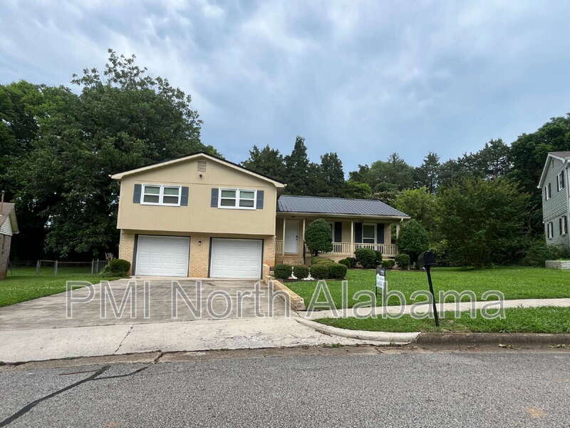 Huntsville House: 6208 NW Cedar Point Dr