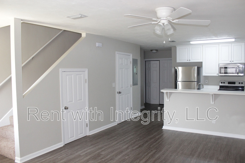 Tallahassee House: 4256 Augustus Oak Court