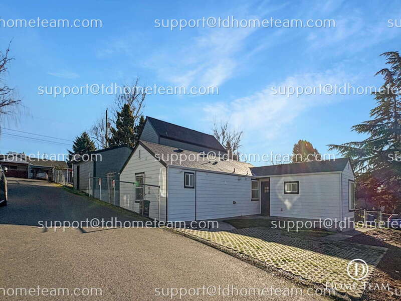 Seattle House: 9237 36th Ave S