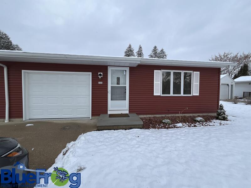 Manitowoc Condo: 644 Woodlawn Dr