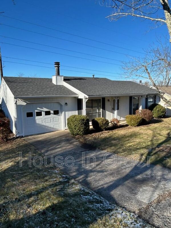 Asheville House: 208 Scottlynn Drive