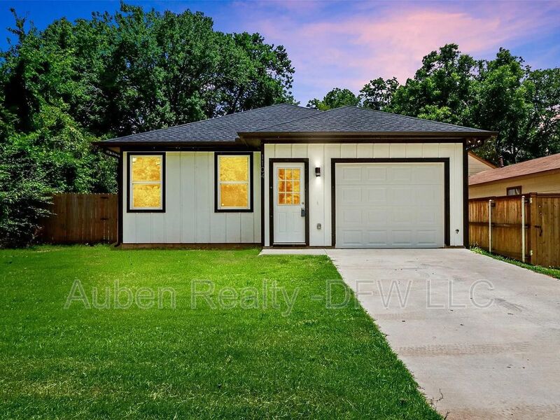 Denison House: 1104 W Elm Street