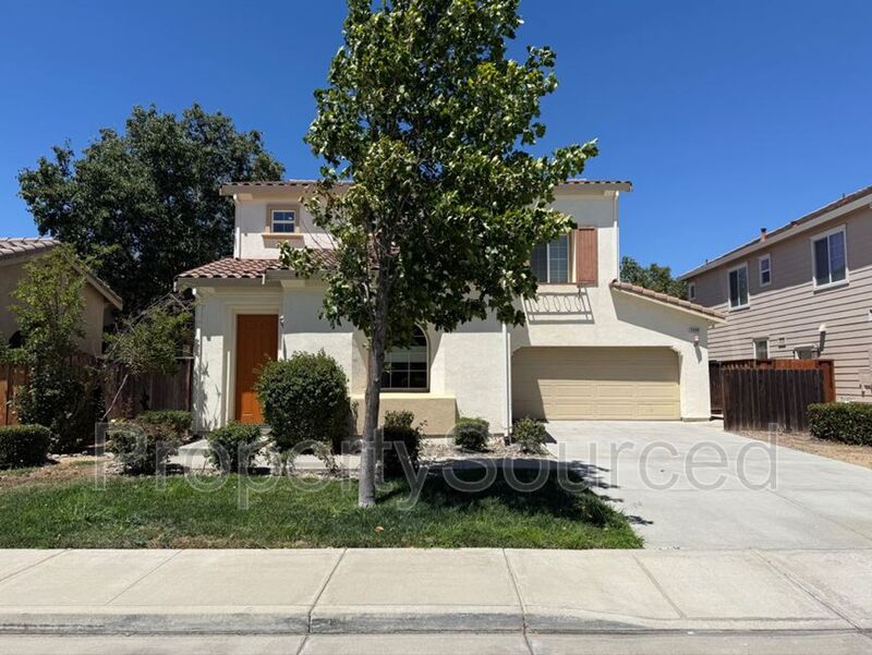 Tracy House: 2099 Frank Blondin Lane
