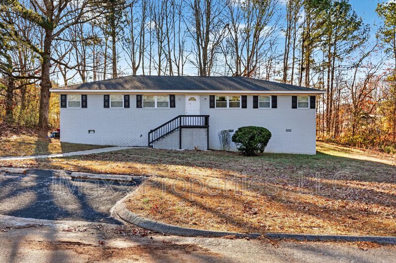 Douglasville Condo: 7 Roper Dr.