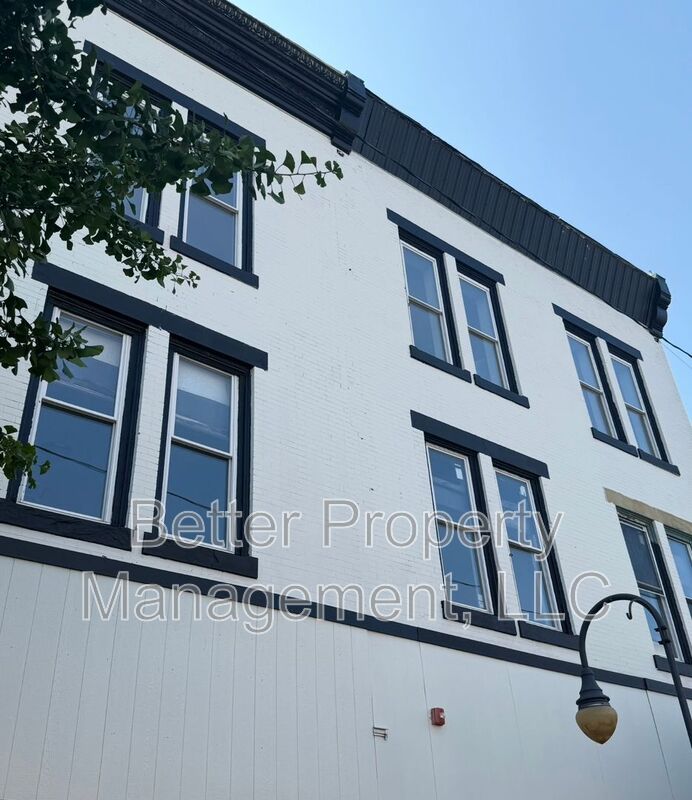 Millville Condo: 112 N High Street
