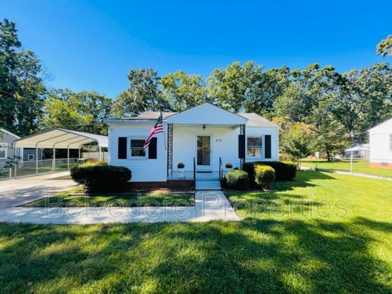 Greensboro House: 2721 Stratford Drive