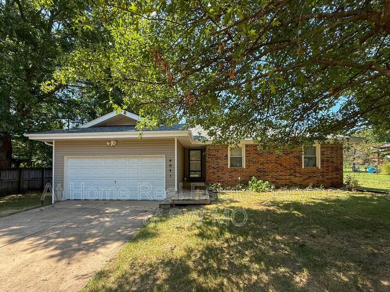 Springfield House: 4041 S Sunrise Ave