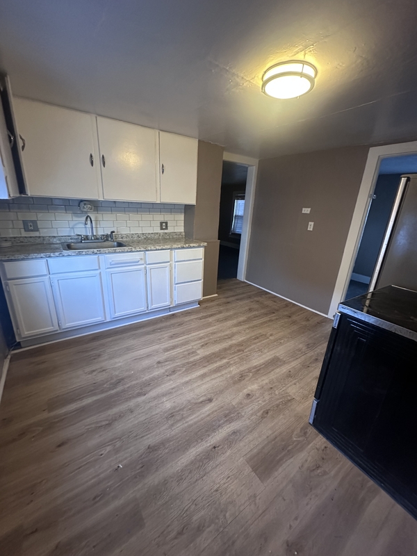 Cleveland Condo: 2114 West 40th Street - Upstairs