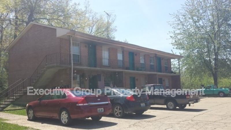 RADCLIFF House: 246-2 ELMWOOD