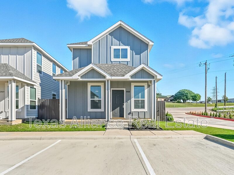 Fort Worth House: 3465 Valley Vista Drive