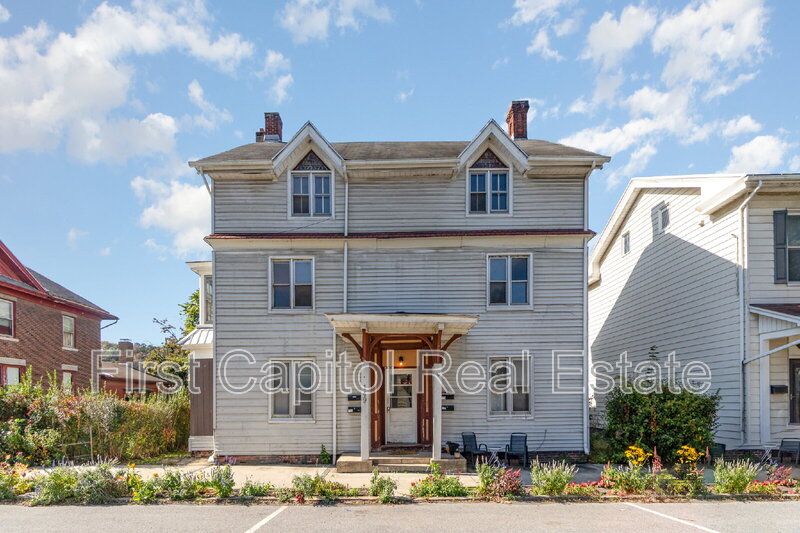 Newport Condo: 149 North 2nd Street