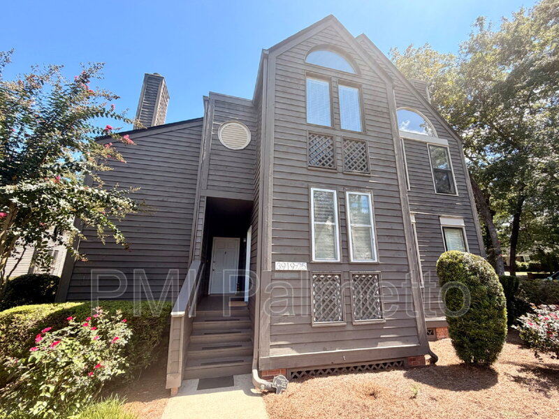 Columbia House: 3923 West Buchanan Drive