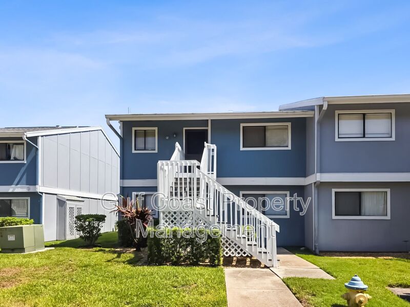 Bradenton House: 6033 34th Street West