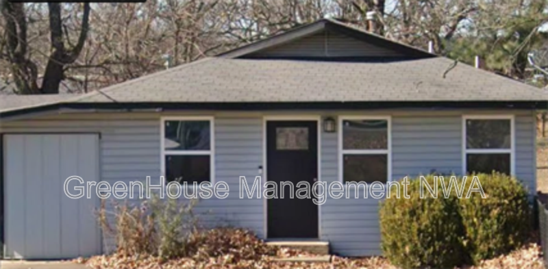 Bentonville House: 10211 S Morning Star