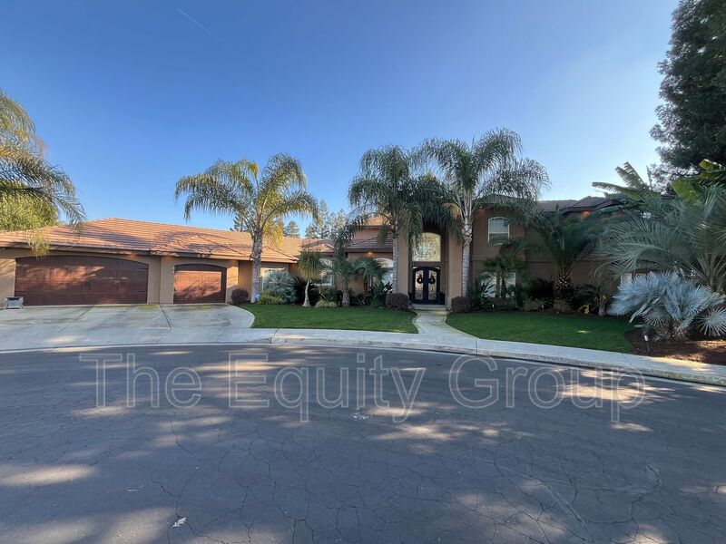 Visalia House: 5125 W Vine Ct