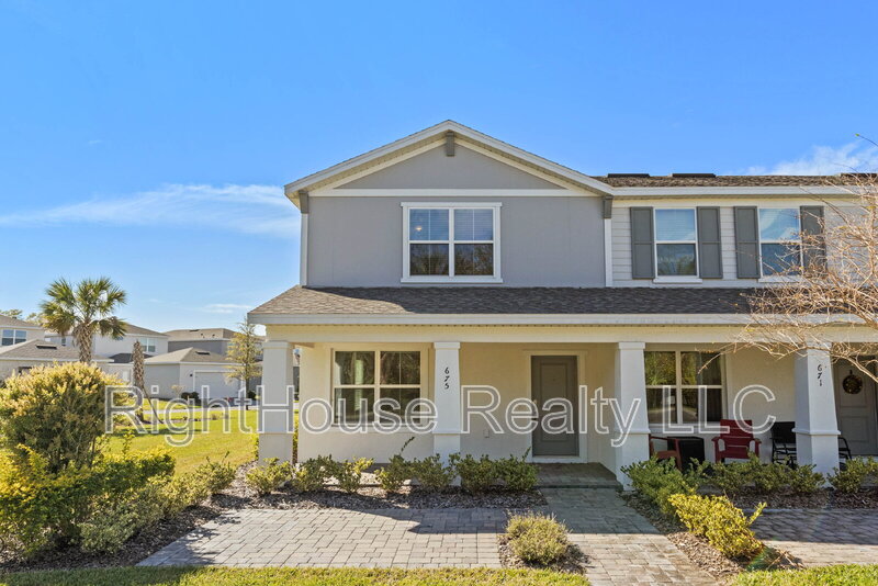 DeBary Townhome: 675 Belgrove Street