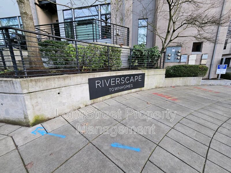 Portland Condo: 2176 NW 16th Ave