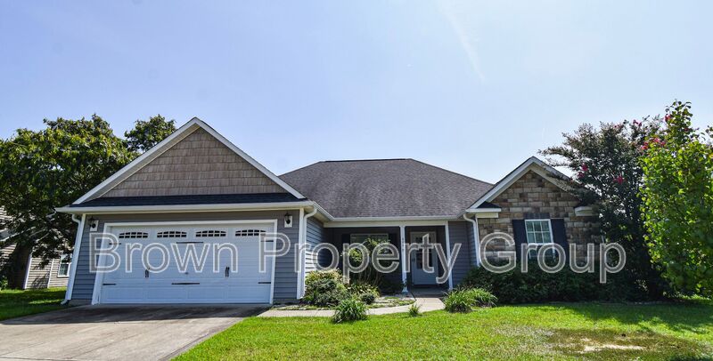 Raeford House: 494 Hogart St