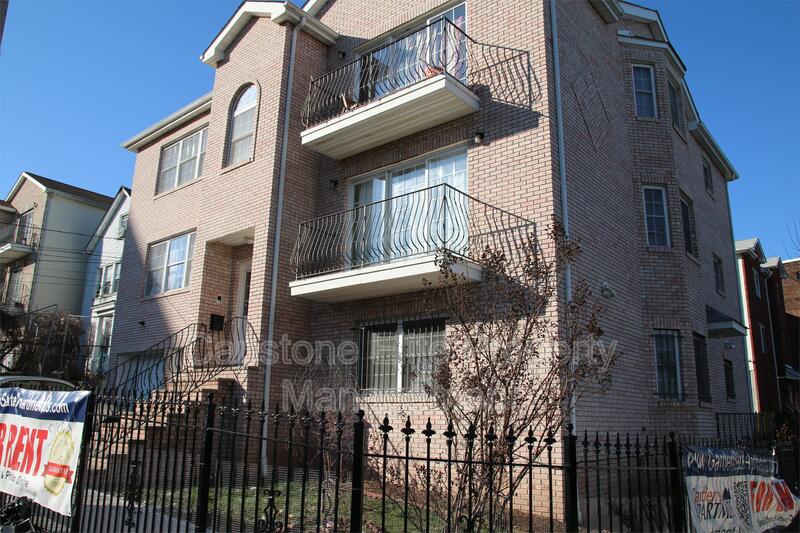 Newark Condo: 161-163 Sussex Ave